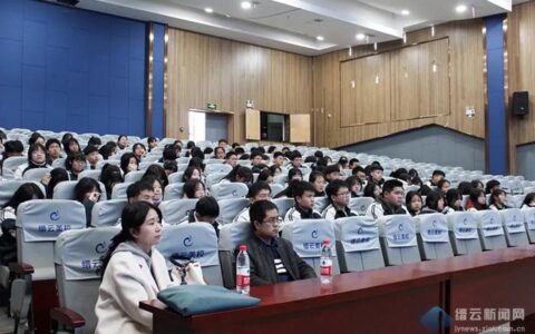 法治课堂进校园 普法教育助成长_法治