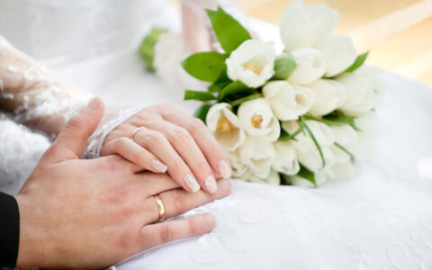 婚内夫妻一方出轨怎么办？民法典终于明确了