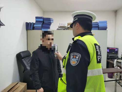 酒后驾驶电动车也违法,男子醉酒驾驶电动摩托车被刑事拘留