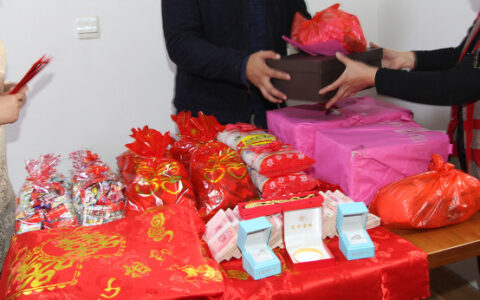彩礼什么时候给女方家及订婚女方回礼注意事项