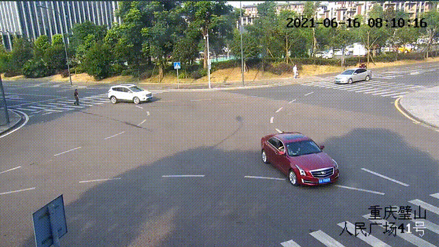 曝光台|两辆重型货车“组队”驶入限行区域被处罚!