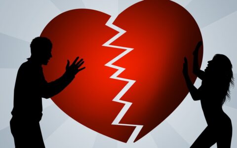 离婚律师在线咨询及离婚律师收费标准