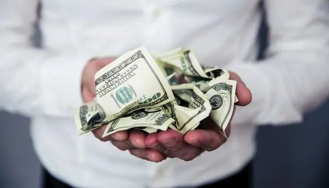 员工医疗期满公司辞退怎么赔偿？