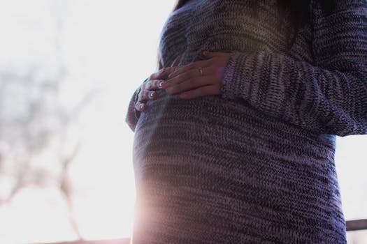 哺乳期被辞退的补偿是怎样的，劳动法怎么规定的？