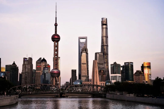 上海楼市!现在买房拿的不动产权证跟之前的房产证有什么区别?