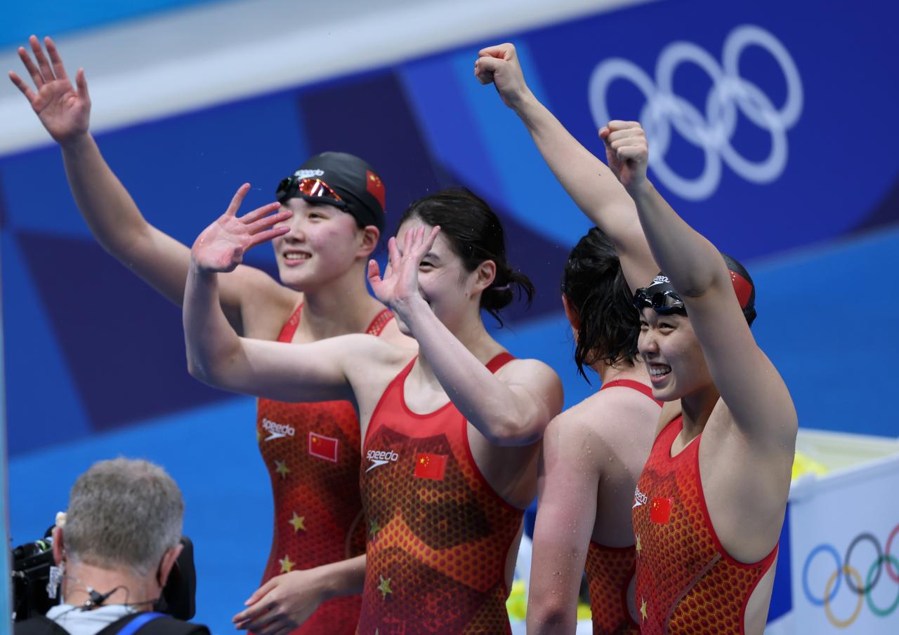 游泳——女子4X200米自由泳接力决赛:中国队夺冠