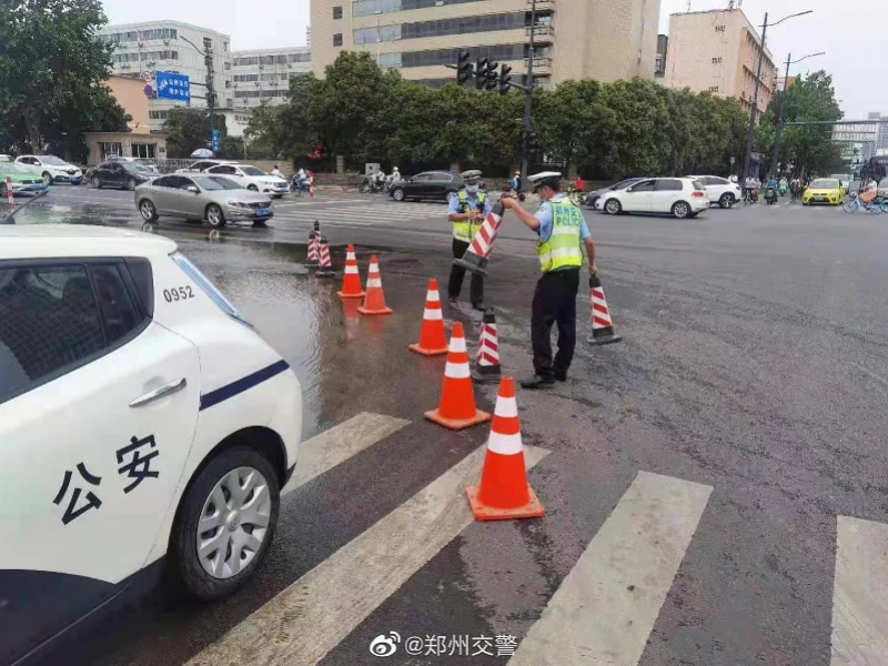 暴雨再临郑州前:有专人值守京广路隧道,车库堆放防汛沙袋