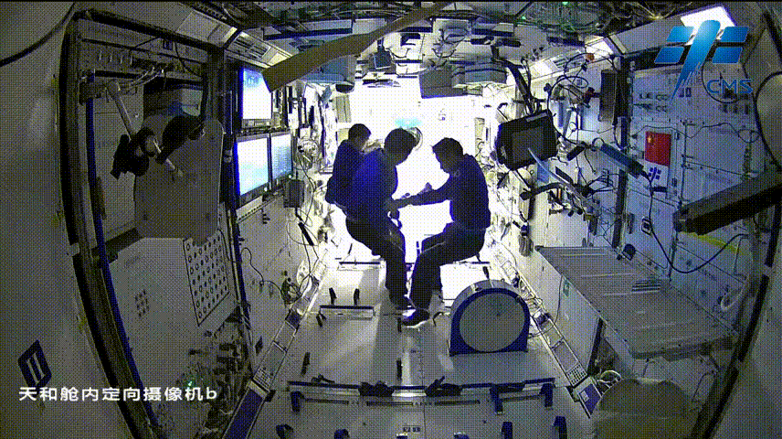 神舟十二号航天员已在轨工作生活60天!“太空出差三人组”忙了哪些事儿?