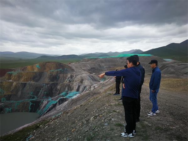 柴达尔煤矿事发前已被责令停产整顿,已有200余人投入救援