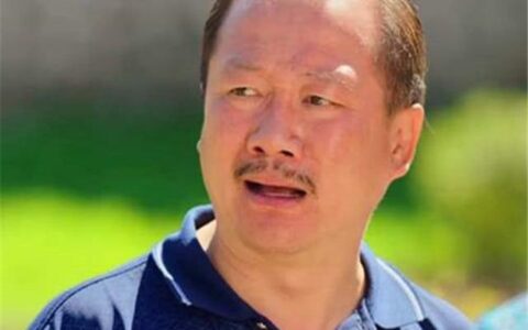 扬州老人向检测点志愿者吐痰及原来坏人变老了