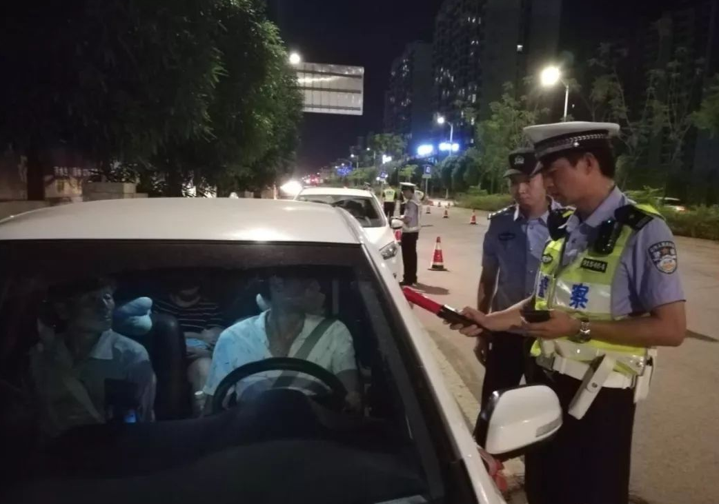 60岁以后开车就算违法?驾驶证年龄新规定的这些变化你要知道