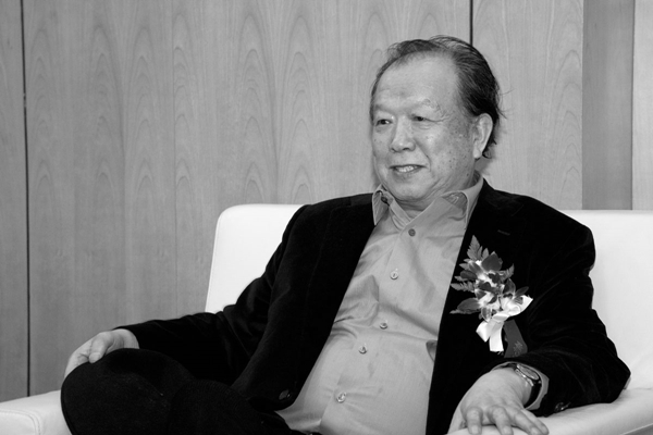 《开国大典》导演李前宽今天上午逝世，享年80岁