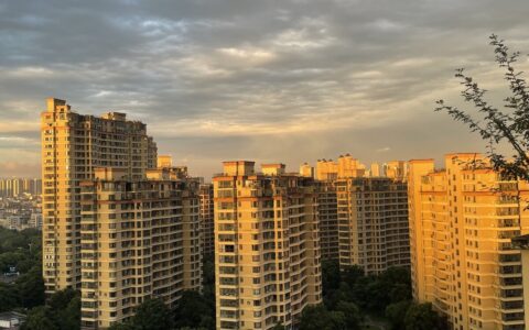 不入住要交物业费吗及2025年物业费新规
