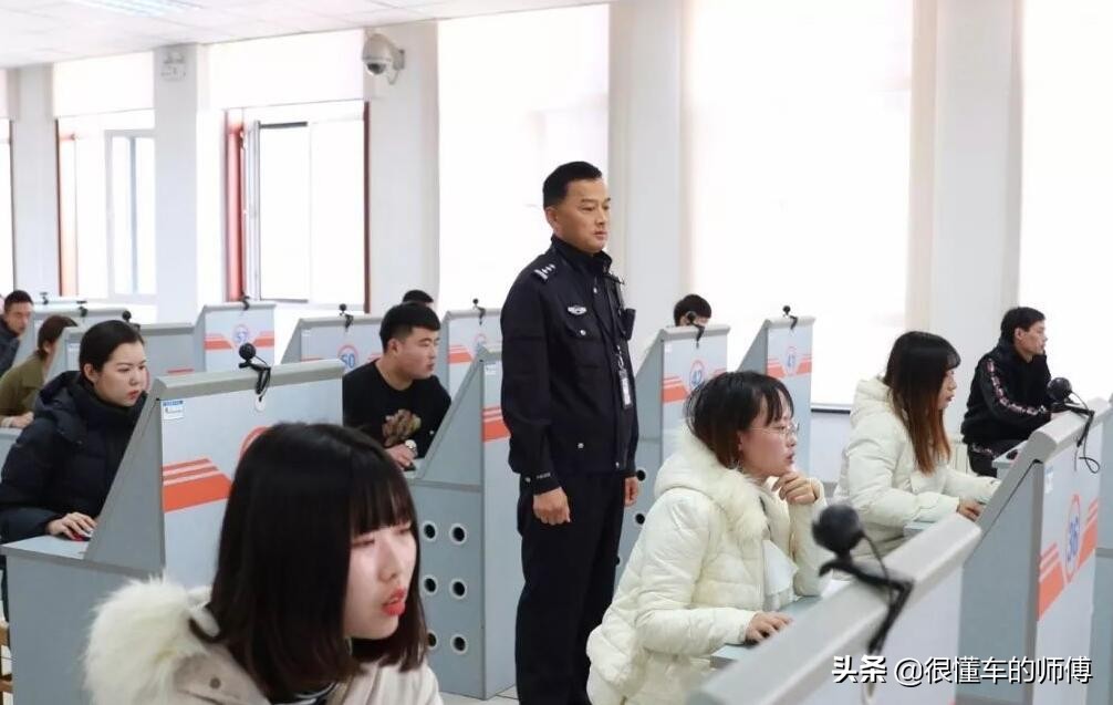 驾驶证超期怎么办?超期一天就是违法,但3年内可以换证