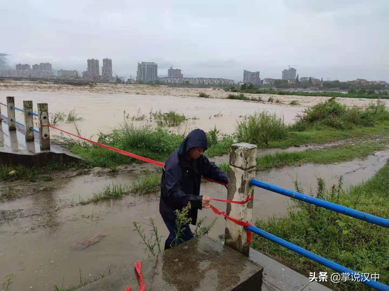最大降雨量235.2毫米 勉县突降大暴雨干群齐心抗灾自救