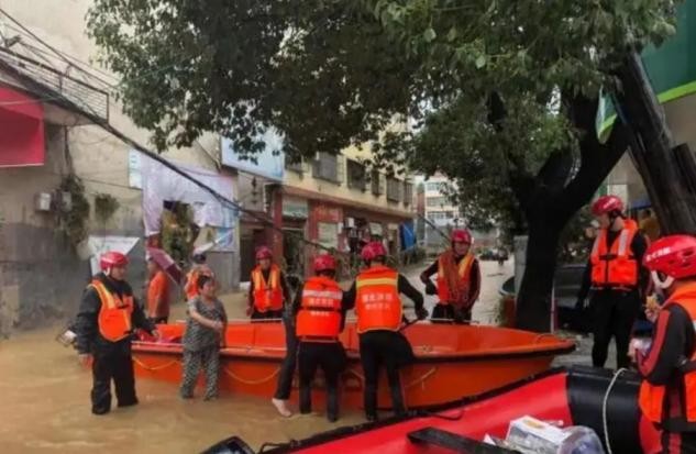 湖北柳林暴雨21人遇难，积水最深达5米，妻子发诀别短信：床下有存款