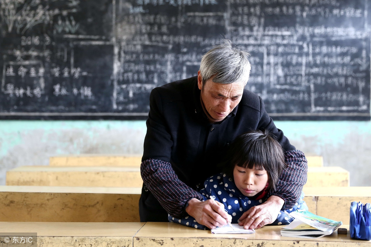 2019年6月1日起新规,中小学教师教龄满30年有望提前退休!