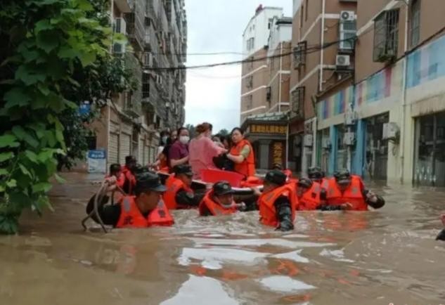 湖北柳林暴雨21人遇难，积水最深达5米，妻子发诀别短信：床下有存款