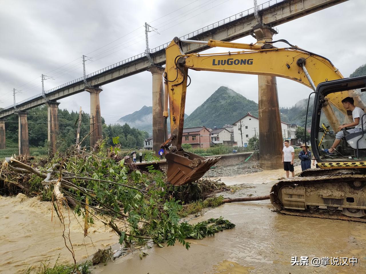 最大降雨量235.2毫米 勉县突降大暴雨干群齐心抗灾自救