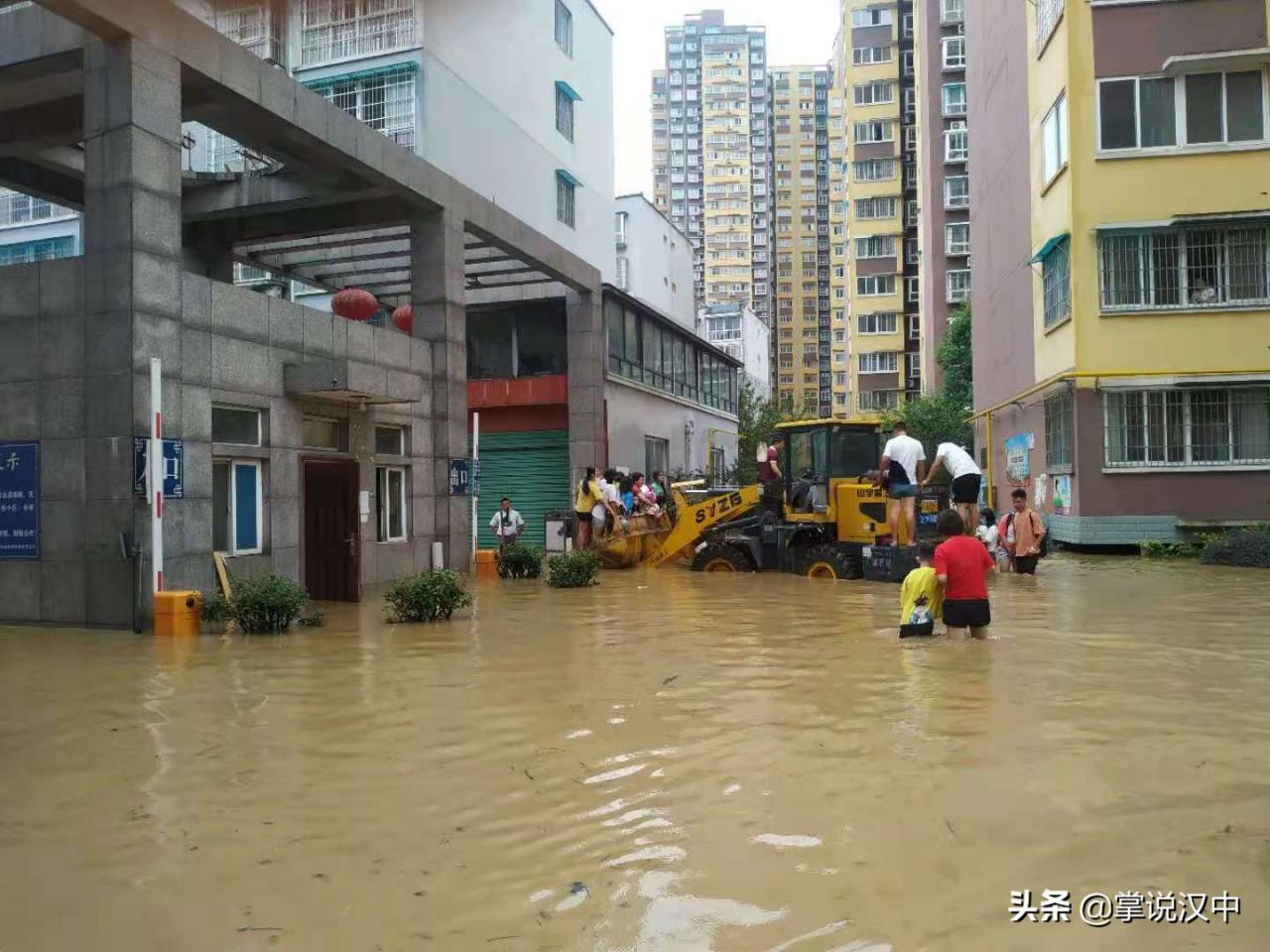 最大降雨量235.2毫米 勉县突降大暴雨干群齐心抗灾自救