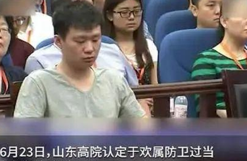 刺死辱母者于欢的罪与悔:后悔触犯了法律,不后悔保护母亲,法院:防卫过当