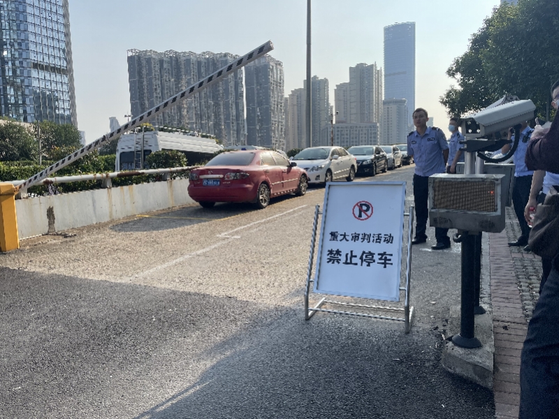 货拉拉女用户跟车身亡案开庭！司机妻子：丈夫已签认罪认罚书