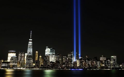 911亲历者直播回忆大楼倒塌过程及911事件幸存者痛回忆