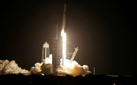 SpaceX首次送四名平民入太空及马斯克又创造了商业航天新历史