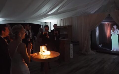 英国伴娘以全息影像穿越加拿大婚礼及3D全息婚礼的魅力