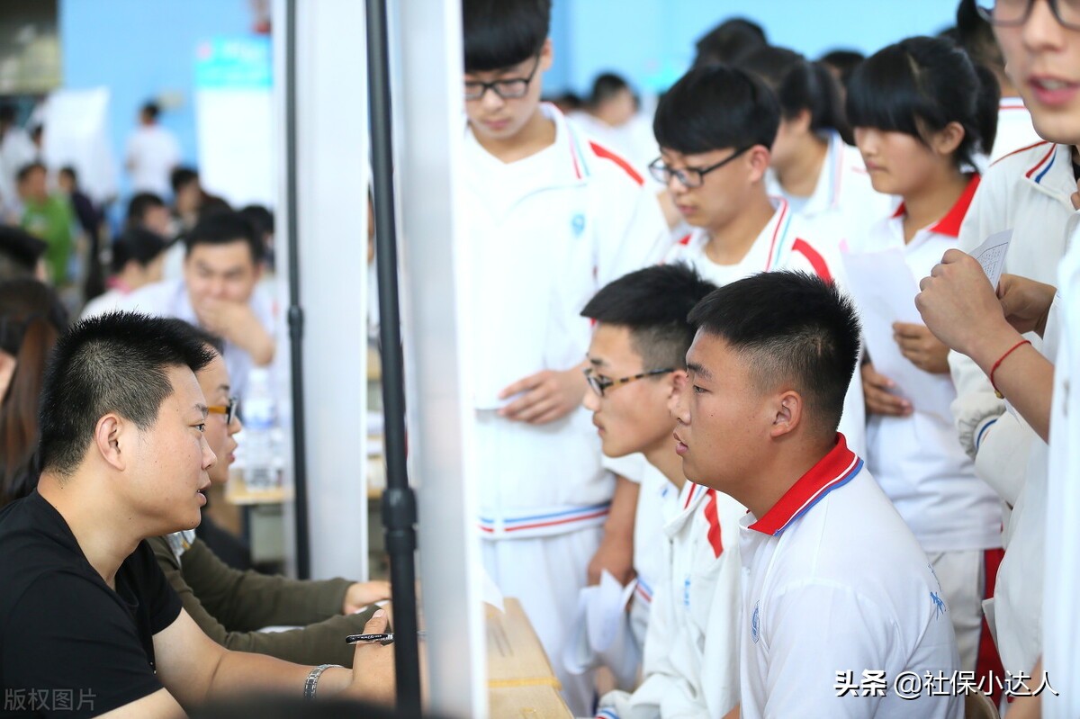 下岗工人变成灵活就业人员以后,可以50岁退休吗?