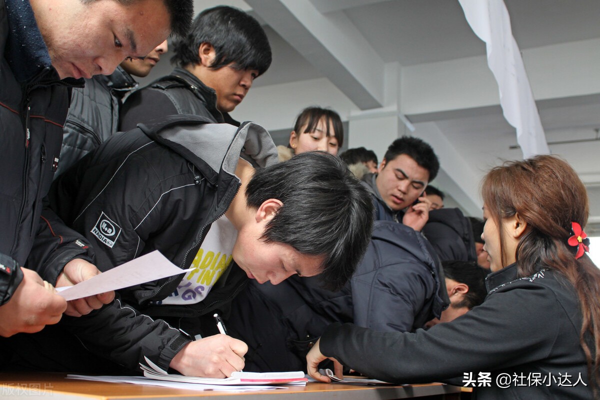 下岗工人变成灵活就业人员以后,可以50岁退休吗?