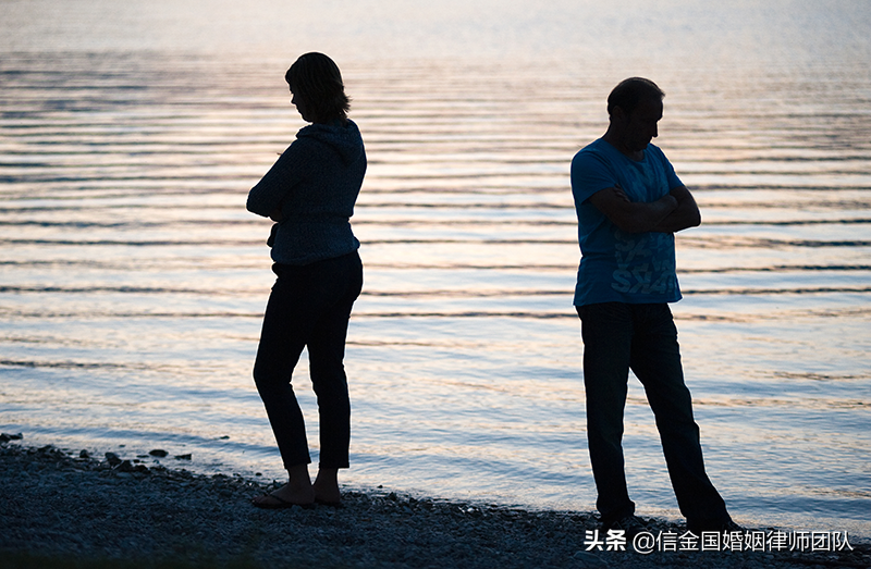 起诉离婚需要什么手续?打离婚官司要经过哪几步?