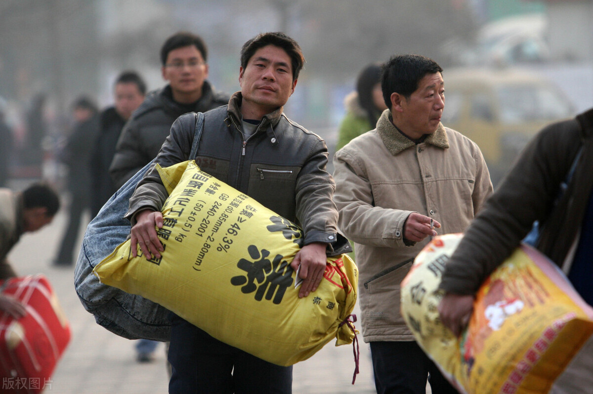 农民工每天收入二三百元，为何不缴纳个人所得税？