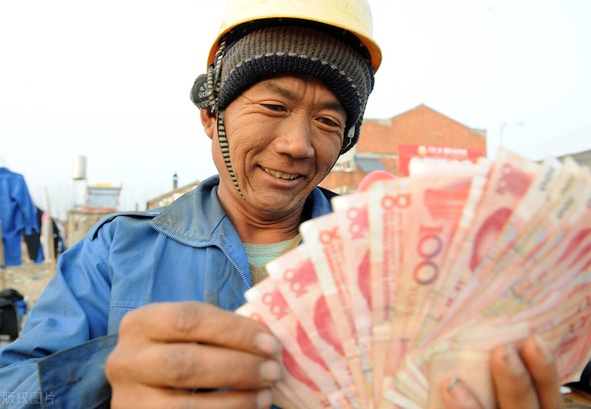 农民工每天收入二三百元，为何不缴纳个人所得税？