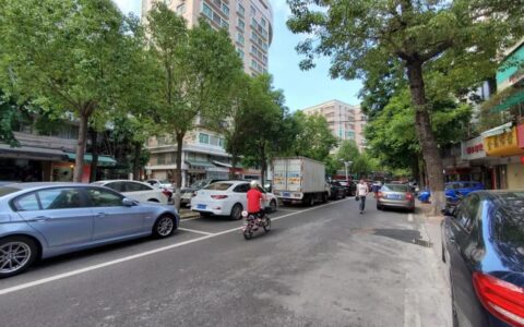 路边停车收费合法吗及路边划线停车收费不交