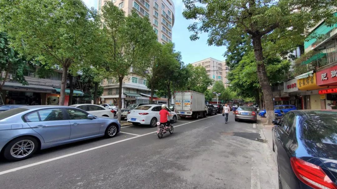 路边停车位 是否能收费?