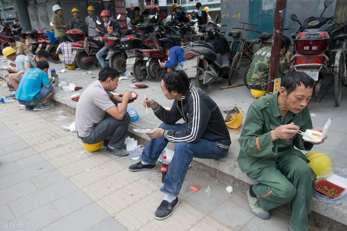 农民工每天收入二三百元，为何不缴纳个人所得税？