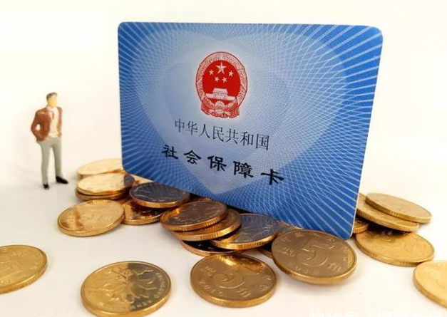 个人交深圳社保，缴满十五年，每个月能拿到多少