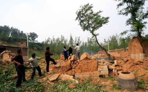 土地所有权属于谁及土地所有权与土地使用权