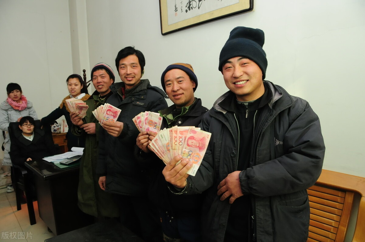 农民工每天收入二三百元，为何不缴纳个人所得税？