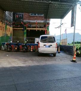 心碎!4岁幼儿被遗忘在“校车”内,4小时后才被发现……