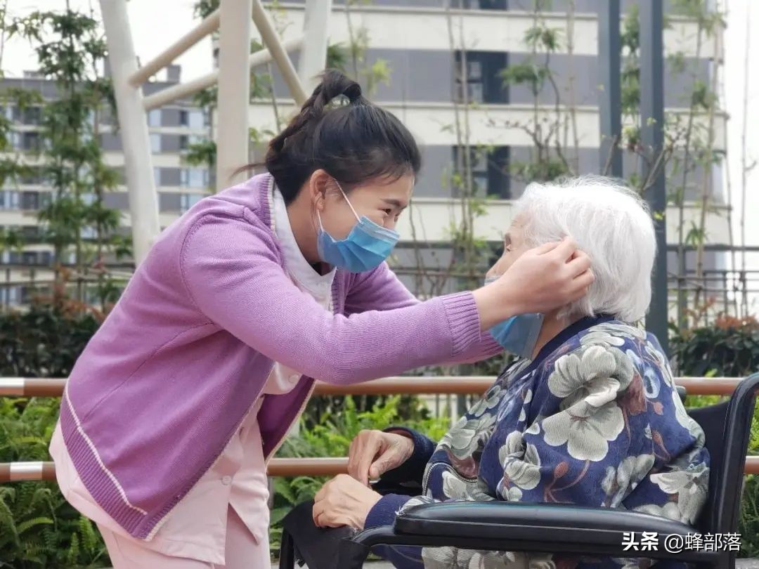 农民工因公致残该如何赔偿？该赔偿哪些费用，全部都在这里了