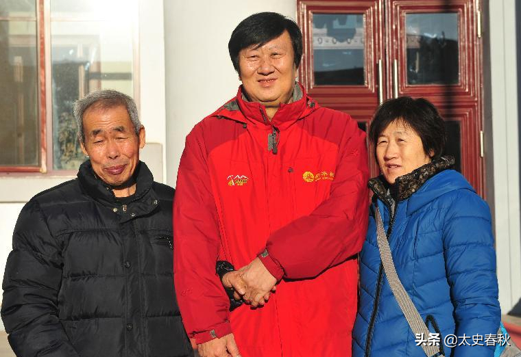 18岁儿子被误判死刑枪决，父母九年奔波讨公道，怎一个痛字了得？