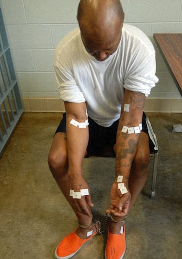 最悲惨的死刑犯：注射死刑，连扎18针未果，最终因染疫离世
