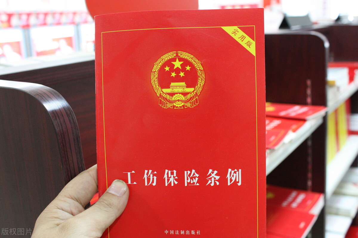 建筑工人在工地受伤，如何计算工伤赔偿金额？看完涨知识了