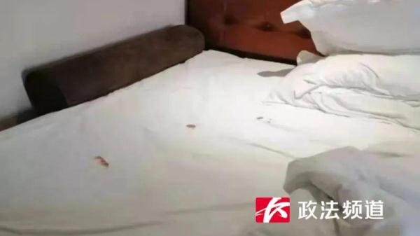 酒店被投诉床单毛巾有“血迹”,酒店回应:退房才投诉令人疑惑