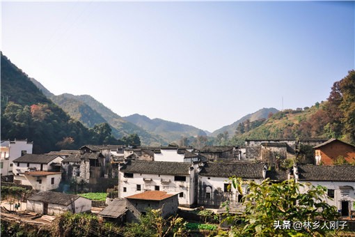 宅基地拆按人口赔偿还是面积？一户有两块宅基地拆怎么补偿？