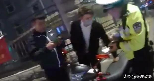 无牌无照骑摩托车路=拘留+罚款！