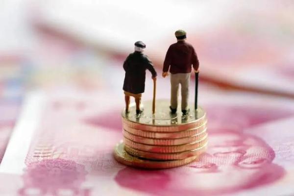 非上海户籍，可在上海退休吗？到退休年龄缴费不满15年怎么办？进来看明白