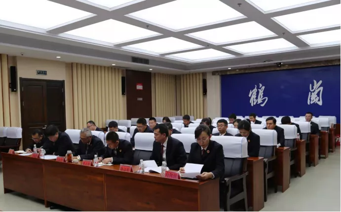 人民检察院到底是干什么的呢？检察院职能介绍之：“刑事执行检察和司法工作人员相关职务犯罪侦查”